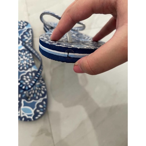 Vera Bradley Flip Flops 9-10 - Picture 5 of 5